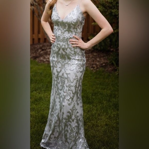 Windsor Prom Dress - Picture 1 of 2